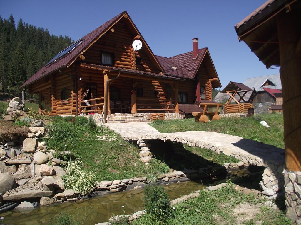 Cabana Piatra Runcului Vatra Moldoviţei Екстериор снимка