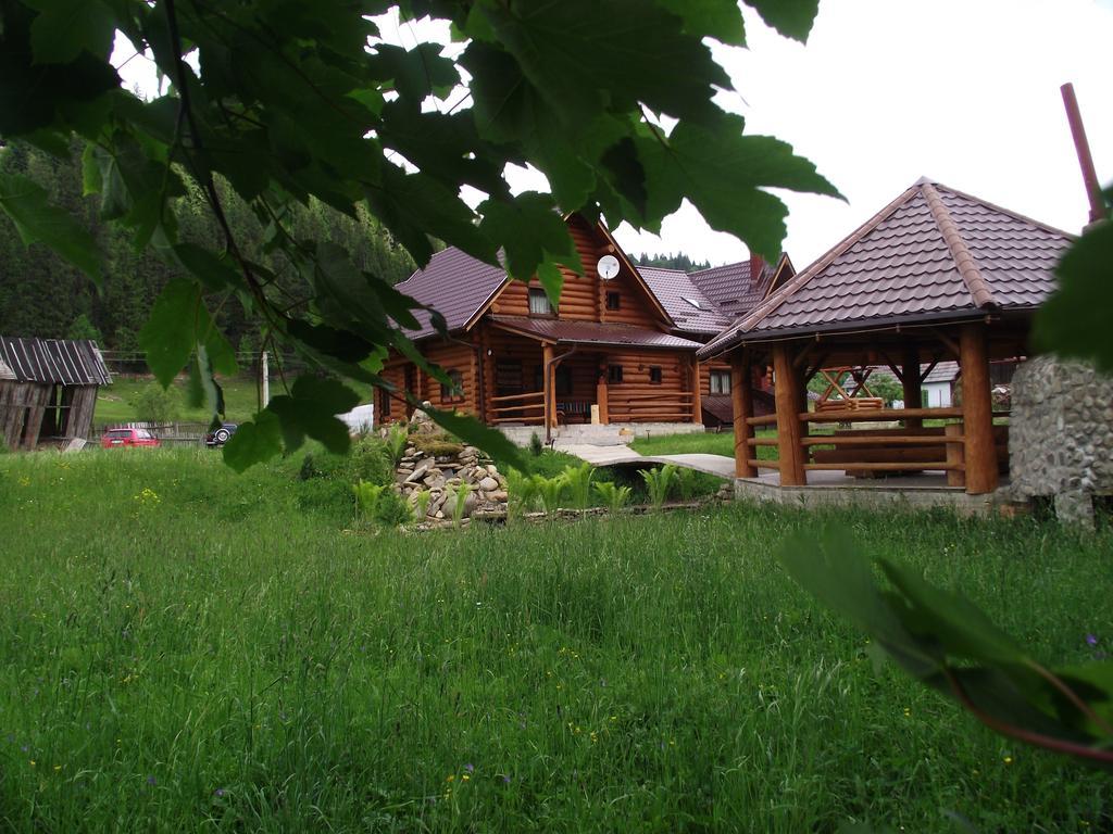 Cabana Piatra Runcului Vatra Moldoviţei Екстериор снимка